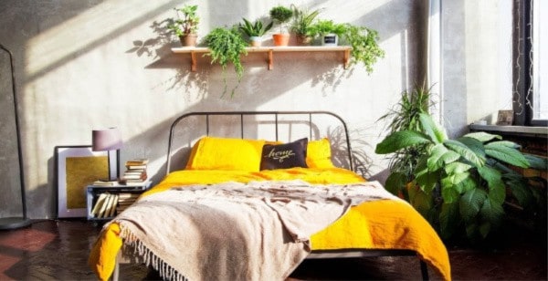 How-To-Decorate-Your-Bedroom-featured-c
