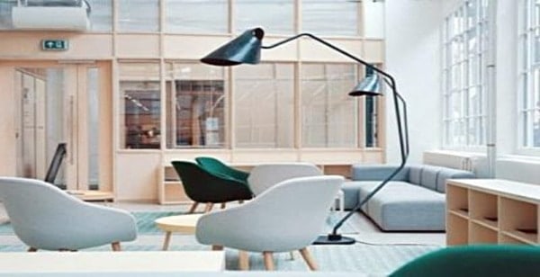 white-chairs-and-lamp2cc