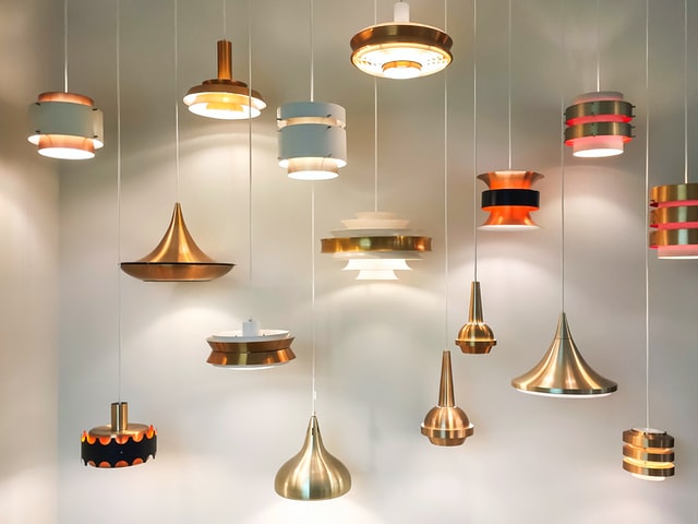 Golden-and-red-pendant-lights-hanging-from-the-ceiling